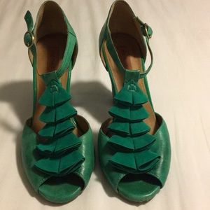 Miz Mooze Kelly Green Peeptoe Heels